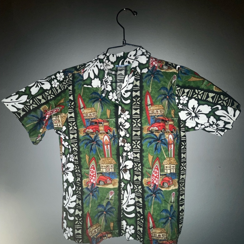 BOYS HAWAIIAN SHIRT SIZE 6-7